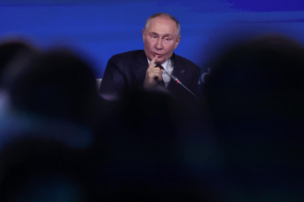 A Sotchi, Vladimir Poutine promet un « plein soutien » aux pays africains « dans différents domaines »