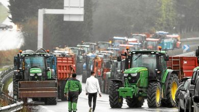 « Si nous ne sommes pas entendus, nous n’allons pas rire » : les agriculteurs bretons maintiennent la pression