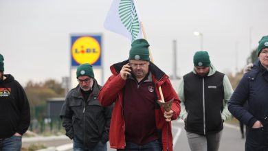 LIVE COMPLETED – A la plateforme Lidl de Châtelaudren-Plouagat, les agriculteurs reçus par le directeur