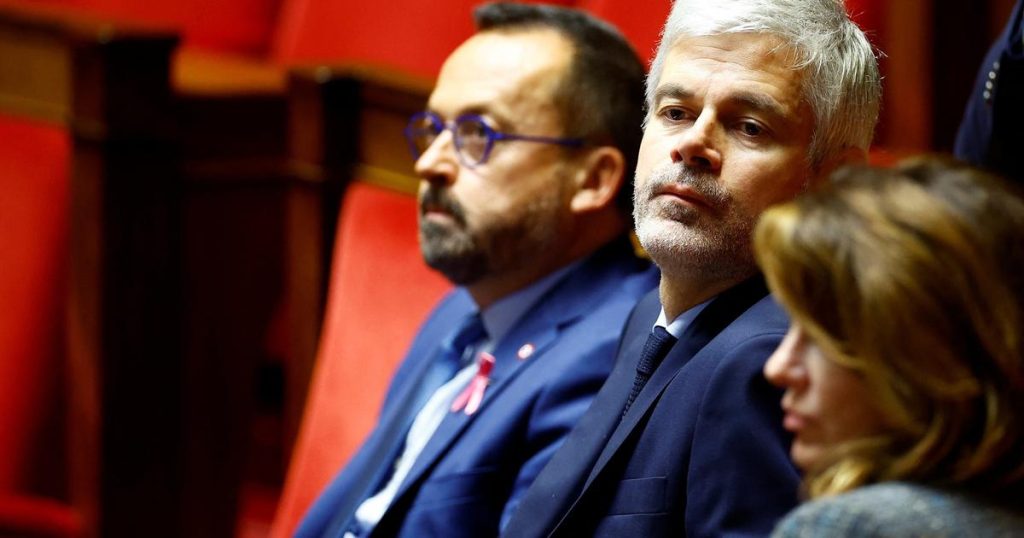 la revalorisation annoncée se transforme en guerre de communication entre Wauquiez et Attal