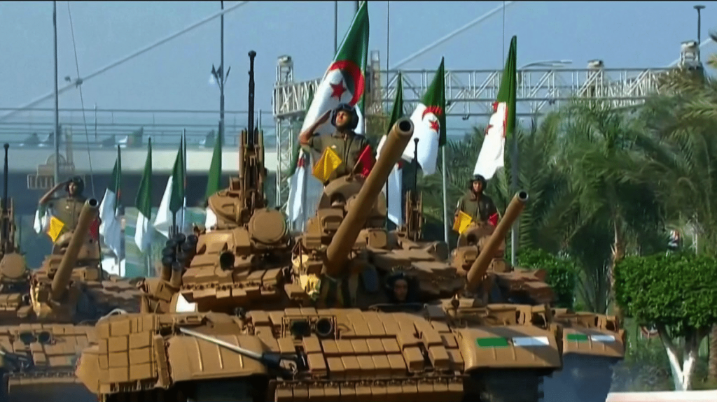 70e anniversaire du soulèvement en Algérie : un défilé militaire impressionnant