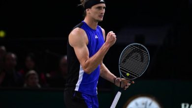 Alexander Zverev s’est qualifié pour la première fois pour les demi-finales du Rolex Paris Masters après sa victoire contre Stefanos Tsitsipas