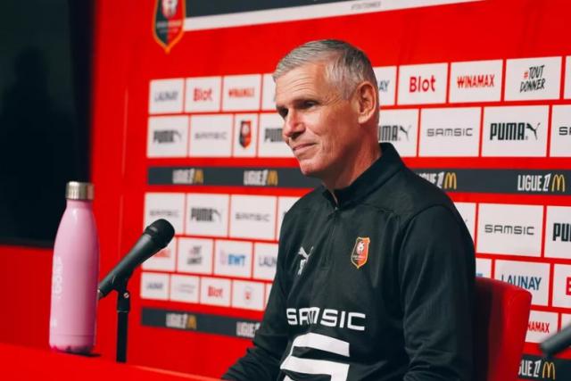 Sébastien Tambouret assurera l’intérim sur le banc rennais face à Toulouse en attendant Jorge Sampaoli