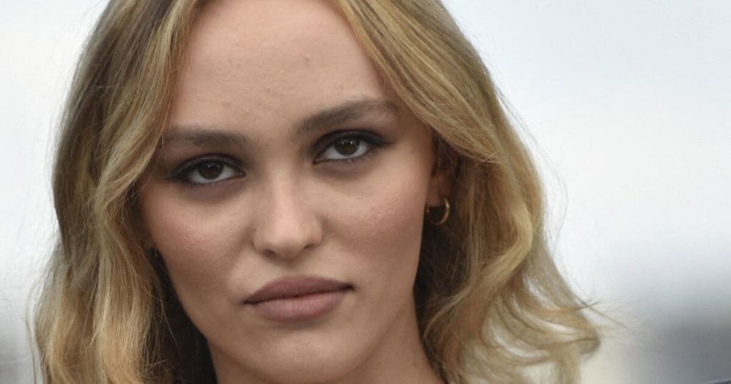 Lily-Rose Depp déclare sa flamme à « l’amour de sa vie » à l’occasion d’un projet très spécial…