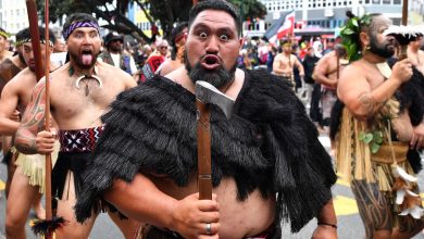 À Wellington, en Nouvelle-Zélande, des milliers de personnes manifestent pour les droits des Maoris