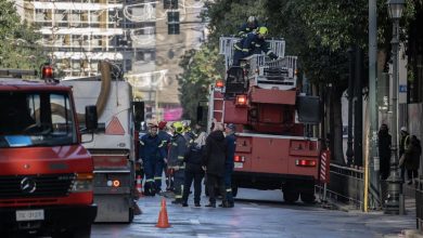 La police antiterroriste arrête un homme après une explosion meurtrière à Athènes