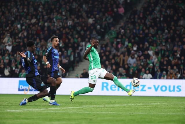 Saint-Etienne bat Strasbourg à domicile et respire en Ligue 1