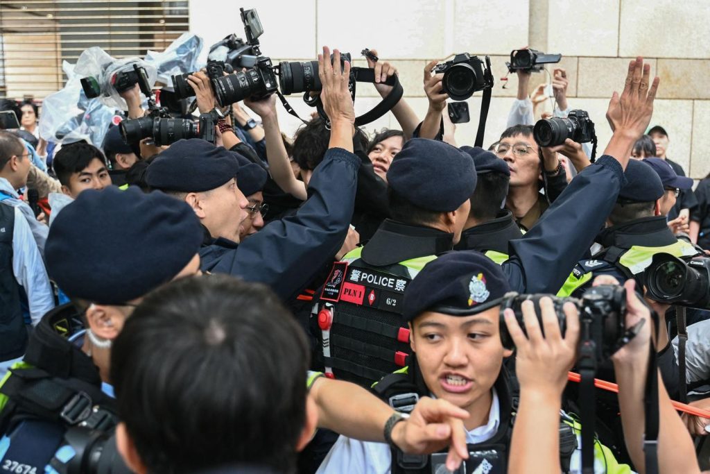 A Hong Kong, 45 militants pro-démocratie condamnés à des peines de prison pour « subversion »