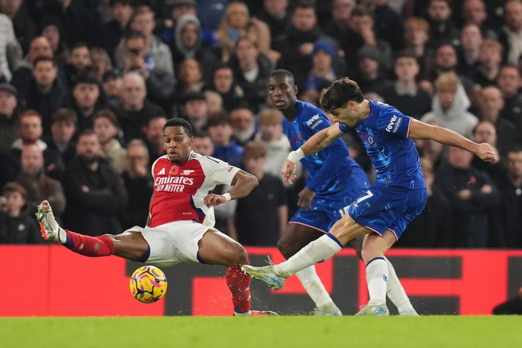 Chelsea et Arsenal se neutralisent, le peloton revient en force – Premier League – J11 – Chelsea-Arsenal (1-1)