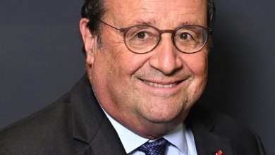 François Hollande lance son podcast « Un président devrait écouter ça », juste après l’élection de Trump