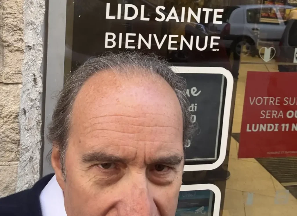 Xavier Niel prêt à en découdre devant un Lidl