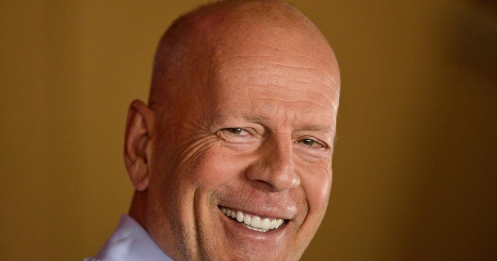 pour Thanksgiving, Bruce Willis apparaît souriant aux côtés de ses filles