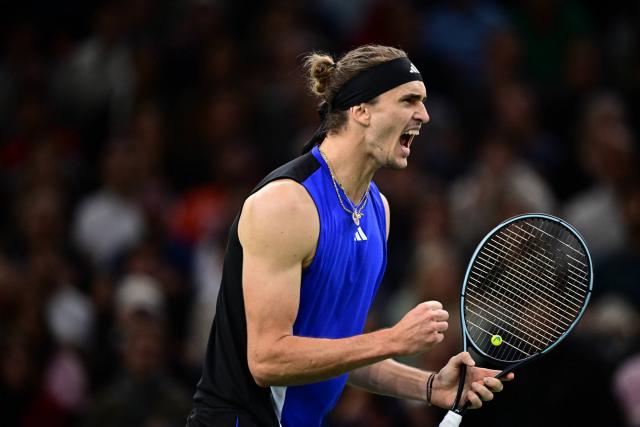 Alexander Zverev écarte Holger Rune et atteint la finale du Rolex Paris Masters