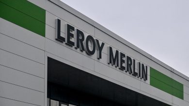 Vols de gamelles entre collègues, salariés qui dorment dans leur voiture, multi-emplois… Chez Leroy Merlin, le plan d’austérité passe mal