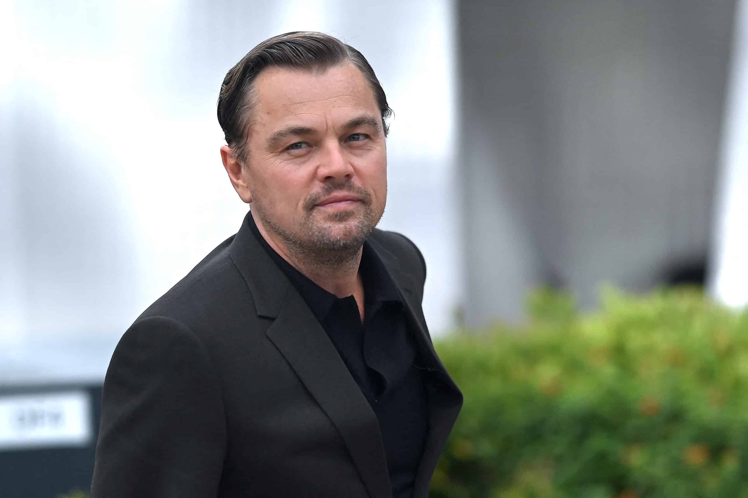 Leonardo DiCaprio « sur un petit nuage » pour ses 50 ans : la folle liste des stars qui étaient à sa fête d’anniversaire