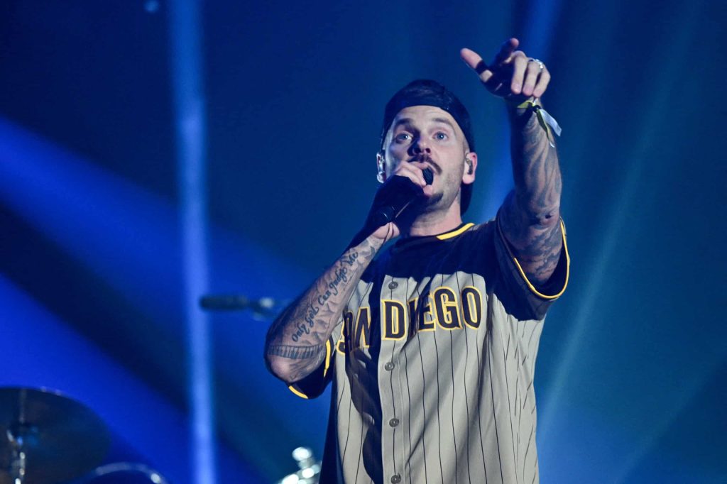 Matt Pokora largement critiqué pour son duo avec Pierre Garnier : sa réponse qui en dit long