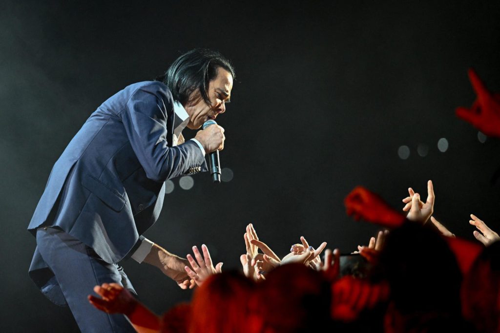 Bouleversant et inoubliable : nous étions au concert de Nick Cave And The Seeds à l’Accor Arena