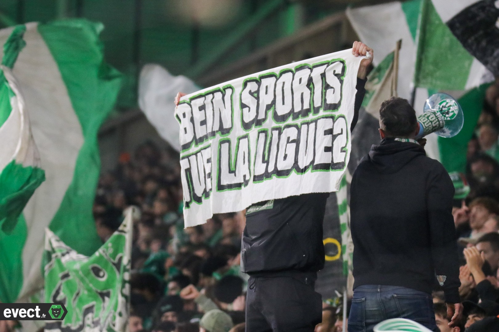 Pourquoi les supporters de l’ASSE lançaient-ils des balles de tennis ?