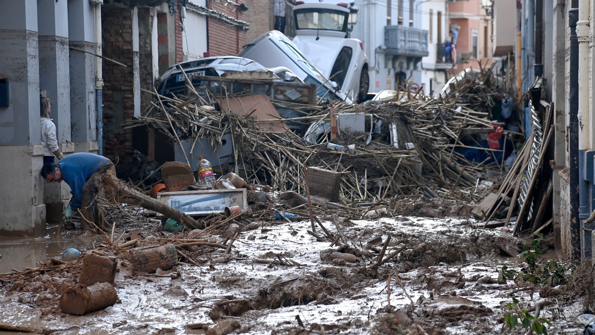 la région de Valencia en alerte rouge, les habitants appelés à rentrer chez eux