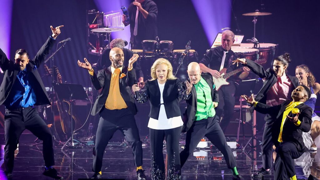 Spectacle de 2h30, 30 chansons, Étienne Daho en invité… Les adieux généreux de Sylvie Vartan à son public