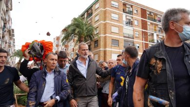 Les dirigeants espagnols chahutés par des foules en colère après les inondations meurtrières en Espagne – Libération