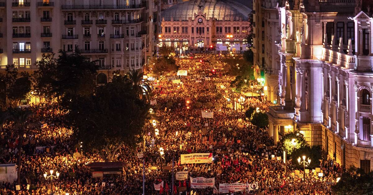 des dizaines de milliers de Valenciens dans la rue contre Carlos Mazón, le président régional – Libération