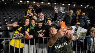 « J’ai ressenti une profonde gêne » : Oscar Jegou plébiscité à La Rochelle, malaise chez certains supporters