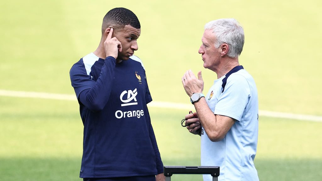 « Il l’a viré ! », le constat cinglant de Larqué sur le choix de Deschamps de ne pas appeler Mbappé