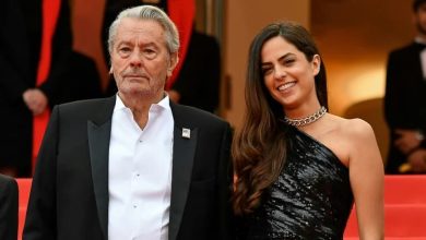 sa fille Anouchka Delon révèle le texte qu’elle a lu lors de ses obsèques