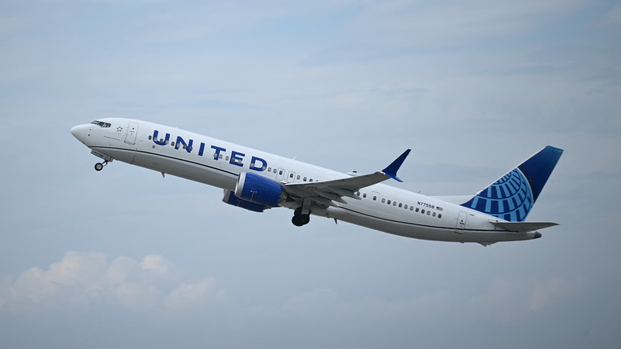 Un homme battu à mort sur un vol United Airlines alors qu’il dormait