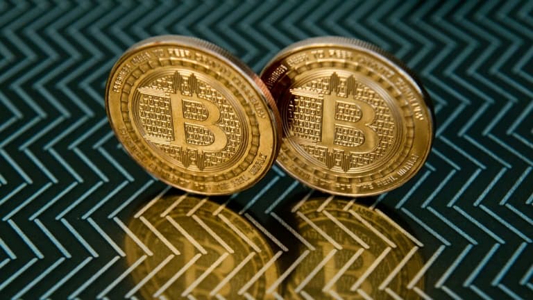 Nouveau record pour le bitcoin qui dépasse les 80 000 dollars