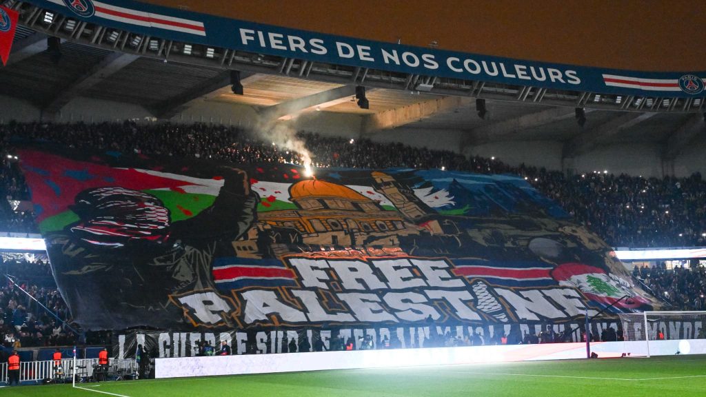 L’UEFA explique pourquoi le tifo pro-palestinien des ultras parisiens ne sera pas sanctionné