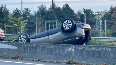 Quatre blessés et une voiture sur le toit après un accident à Angers