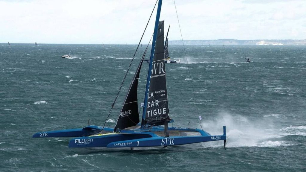 Trophée Jules Verne. Coville lance la chasse au record, suivi de Gabart 12 heures plus tard