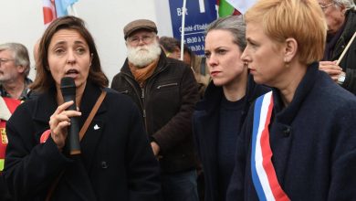 Sophie Binet, de la CGT, Lucie Castets et Clémentine Autain sur le site Michelin Vannes