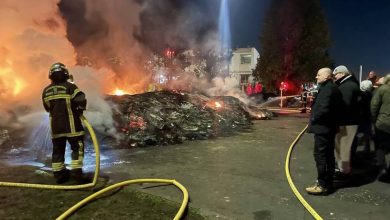 Les pompiers de Cholet éteignent l’incendie des grévistes à la demande du préfet