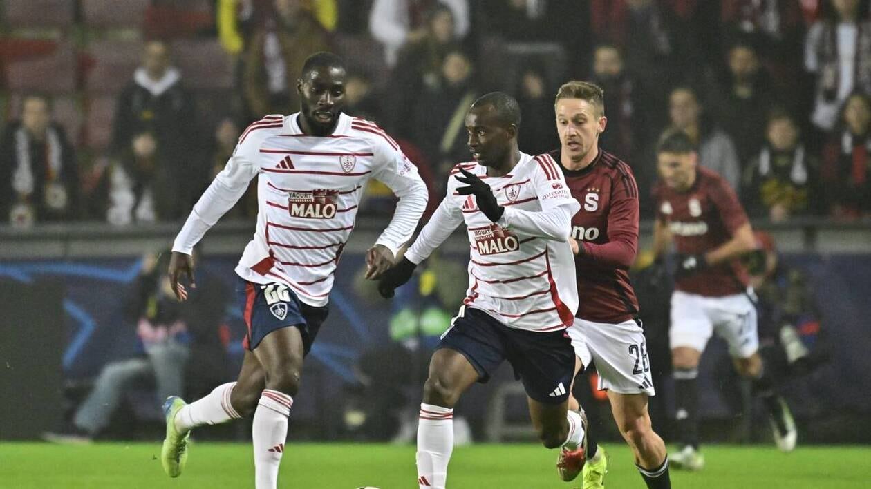 Stade de Brest. Les dessous des choix forts d’Éric Roy et le coup tactique réussi à Prague