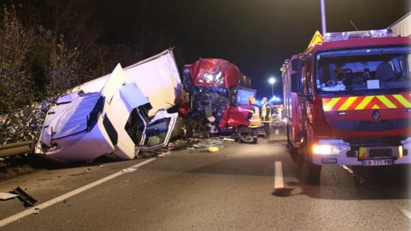 un important embouteillage sur l’autoroute A1 provoqué par un accident entre deux poids lourds