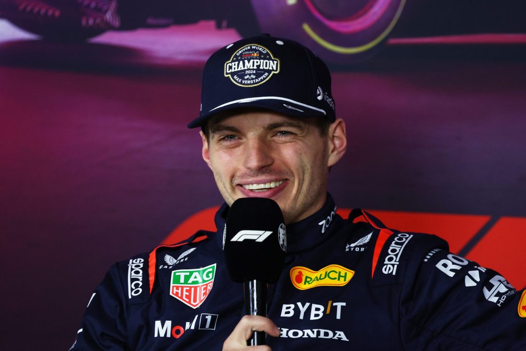 Max Verstappen tacle avec humour le PDG de McLaren, Zak Brown