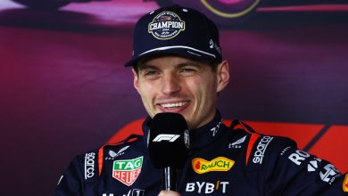 Max Verstappen tacle avec humour le PDG de McLaren, Zak Brown