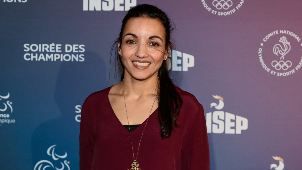 Visée par des attaques racistes et sexistes, Sarah Ourahmoune retire sa candidature à la présidence de la Fédération française