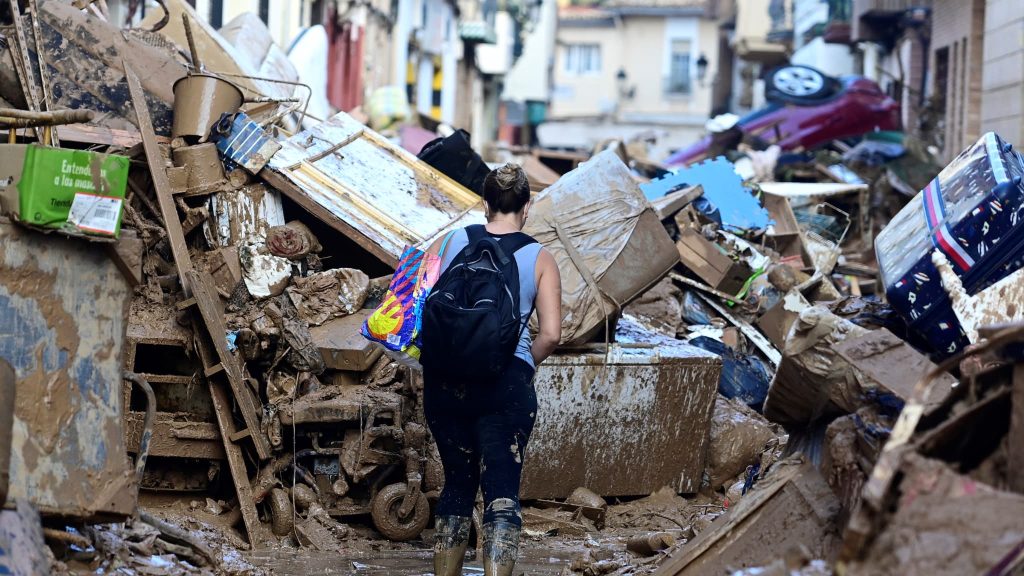 les corps de deux jeunes frères retrouvés deux semaines après les inondations