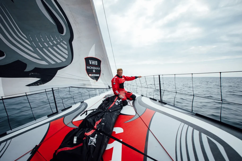 Vendée Globe 2024. Maxime Sorel réfugié à Madère pour réparer