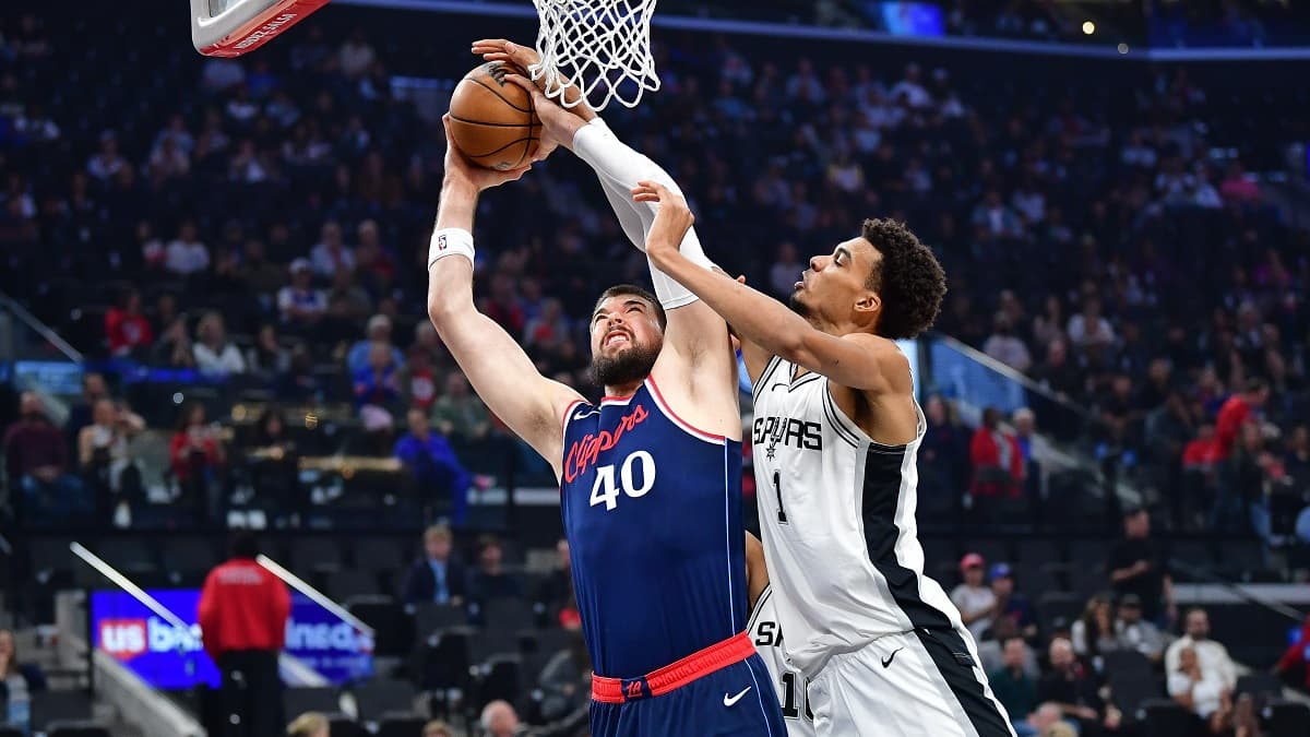 le phénomène Wembanyama frôle un triple-double face aux Clippers