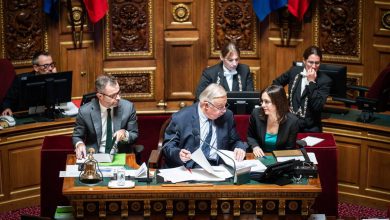 le Sénat vote une « contribution de solidarité » de 7 heures de travail non rémunéré par an – Libération