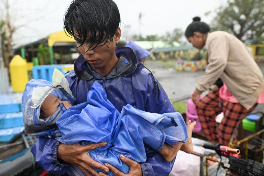 Le typhon Usagi, le cinquième en un mois, frappe les Philippines