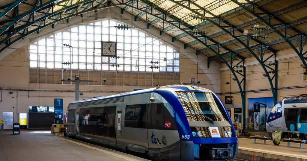 Augmentation des salaires, extension des prestations sociales… La SNCF fait tout pour éviter une grève à Noël