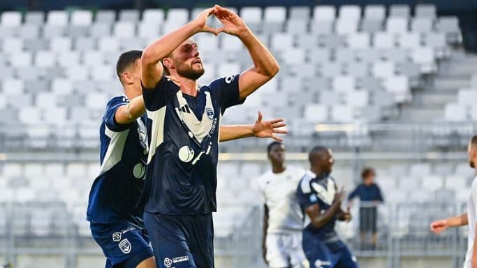 Les Girondins s’imposent face au Poirée grâce à un nouveau but d’Andy Carroll