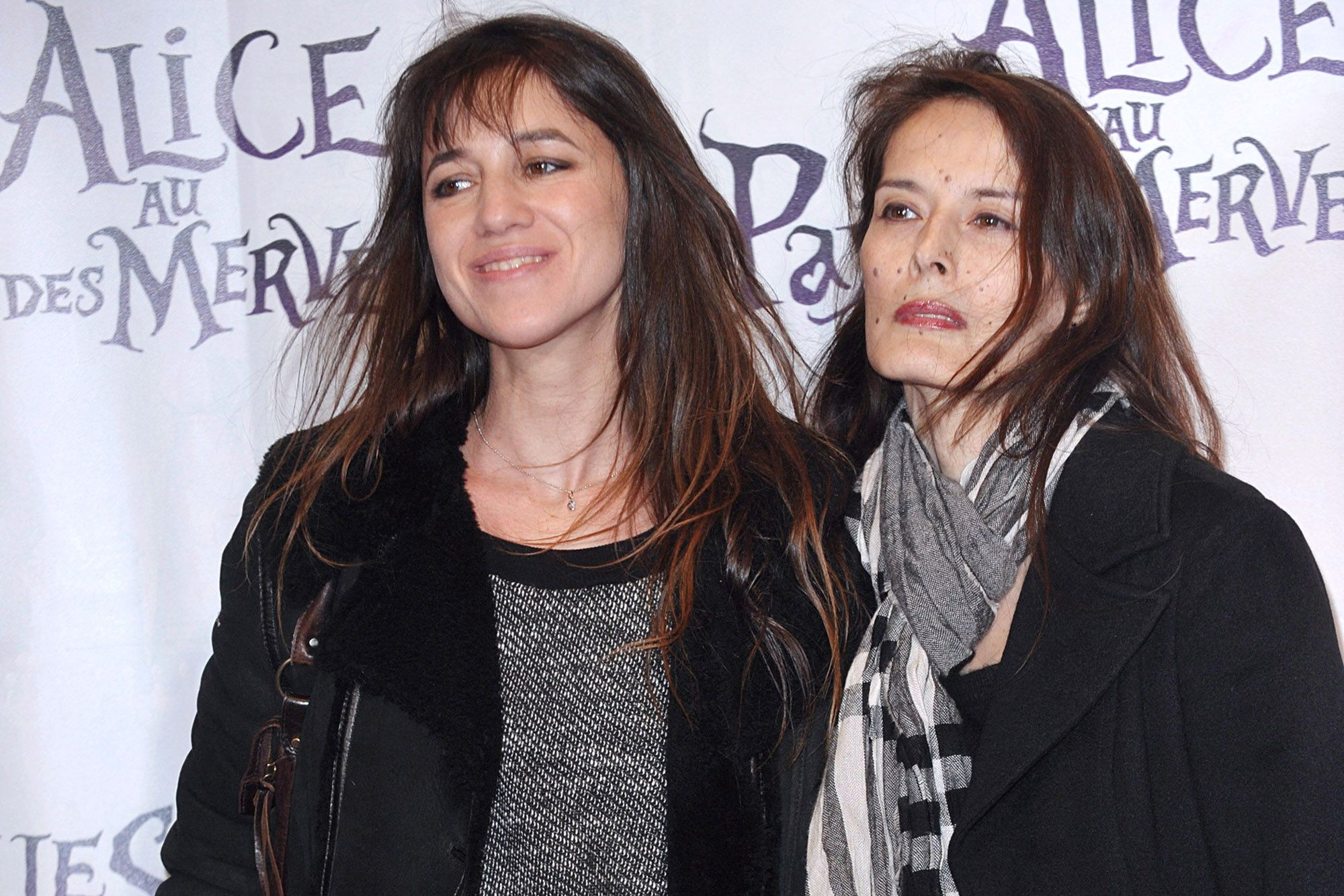 Bambou évoque sa relation avec Charlotte Gainsbourg, sa « petite soeur »