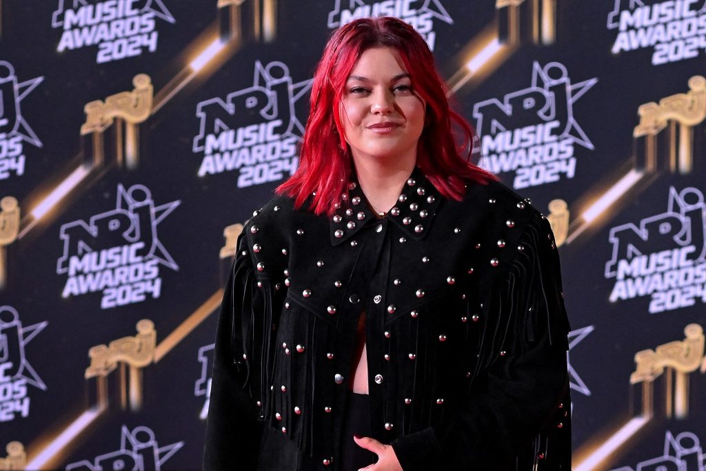 Louane s’est fiancée à son compagnon Florian Rossi